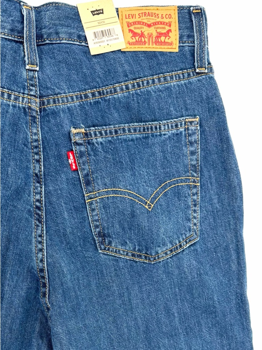 Levi's Men's Straight Jeans in Medium Blue Denim - Picture 8 of 11